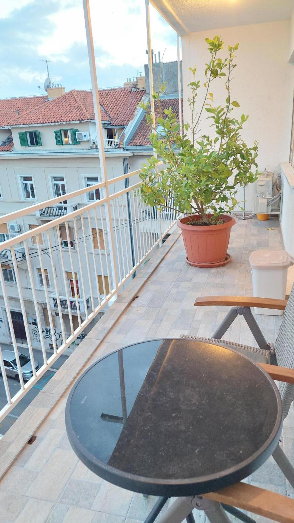 Room With Private Toilet And Terrace In City Center In Shared Apartment Split Zewnętrze zdjęcie