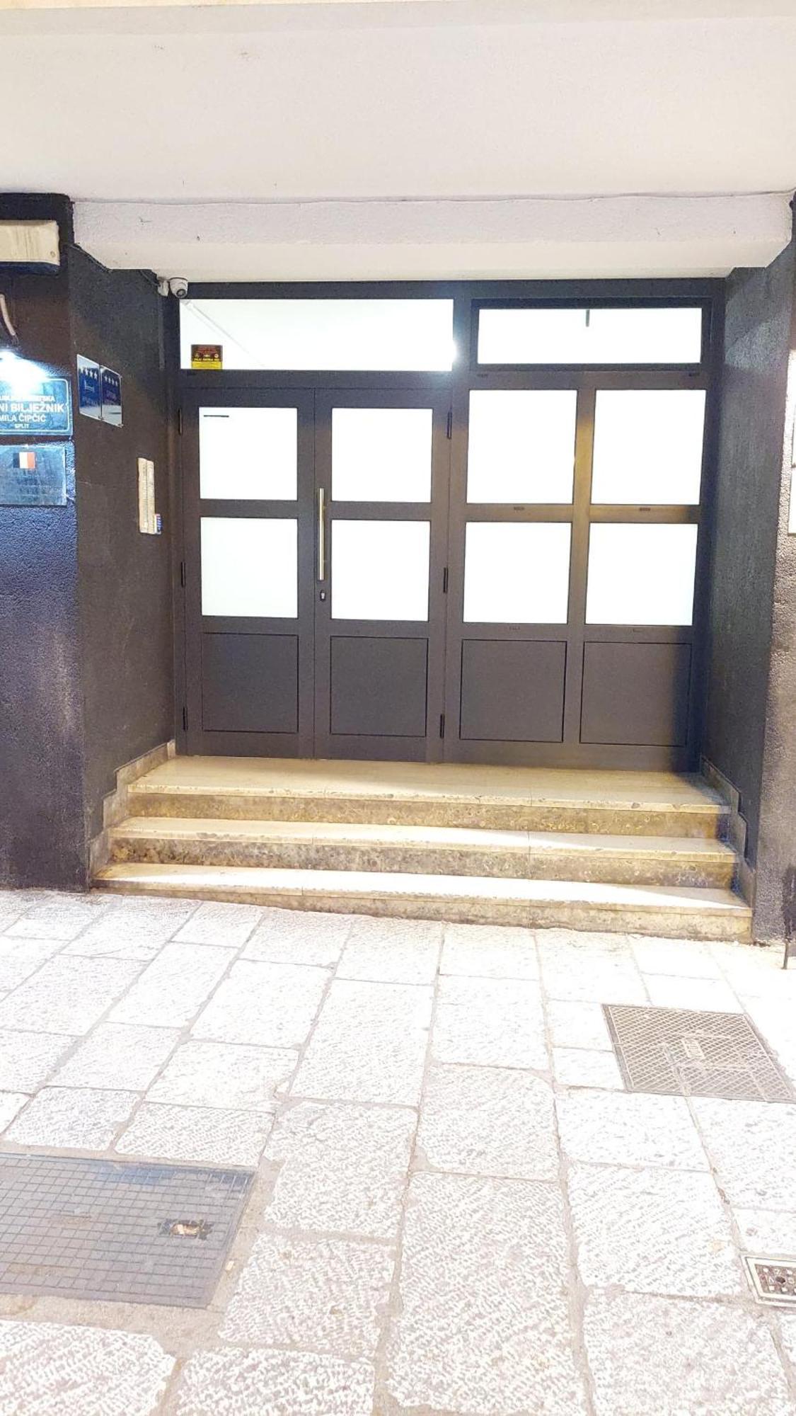 Room With Private Toilet And Terrace In City Center In Shared Apartment Split Zewnętrze zdjęcie